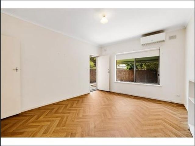 Neutral unit in fantastic location