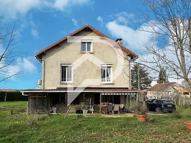Neuvic 24190 Achat / Vente maison 6 pièces t6 au dernier étage terrasse
