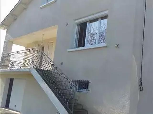 Neuvic 24190 Location maison 4 pièces t4 terrasse balcon