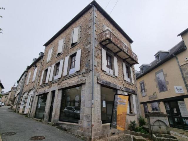 NEUVIC – Appartement 1 Chambre – Centre Ville – Eau comprise