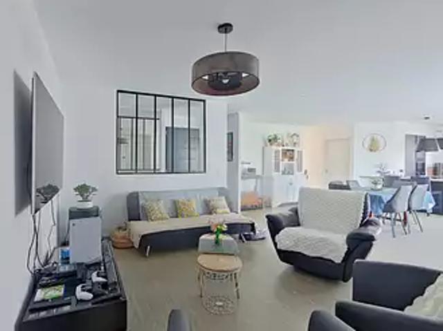 Neuville de Poitou 86170 Achat / Vente maison 5 pièces t5 au dernier étage terrasse