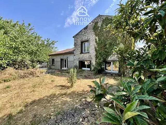 Neuville de Poitou 86170 Achat / Vente maison 6 pièces t6 jardin