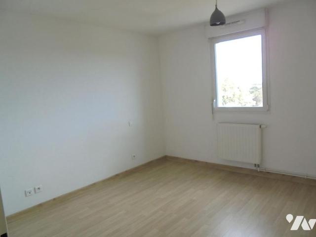 NEUVILLE EN FERRAIN T2 49 m²