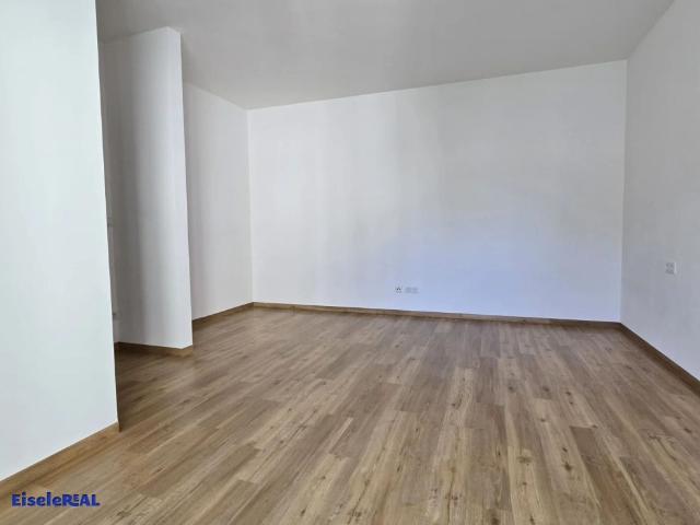 Neuwertig 3 Zimmer Top 4 zzgl. Heizung