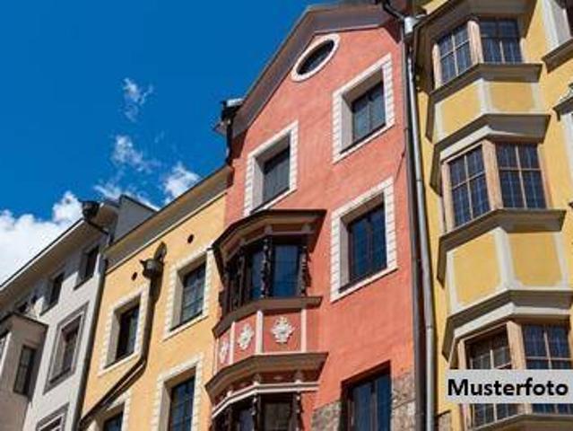 Neuwertig ausgebautes Mehrfamilienhaus mit 5 Wohnungen