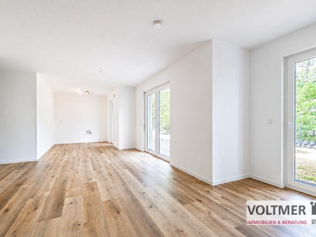 NEUWERTIG energieeffiziente Erdgeschosswohnung mit Terrasse und PKW Stellplatz in Neunkirchen!