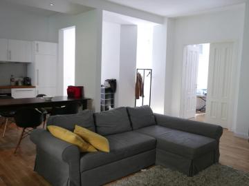 Neuwertig sanierte Altbau Wohnung mit Gartenterrasse zu vermieten