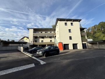 Neuwertige Maisonette Eigentumswohnung mit Reihenhauscharakter, Garten und Garage