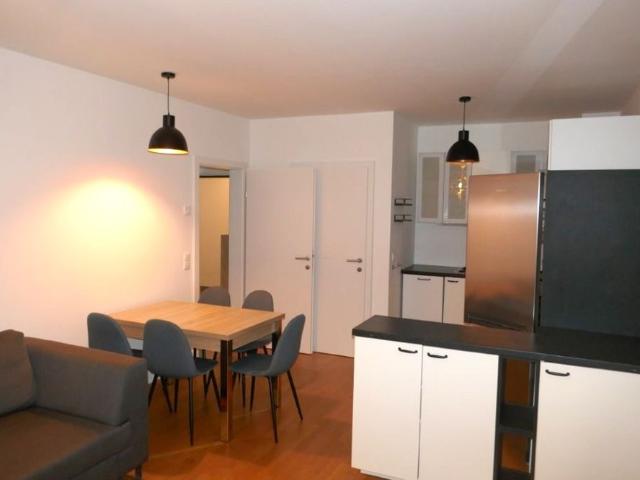 Neuwertige Mietwohnung mit Loggia und Tiefgaragen Stellplatz in 2700 Wiener Neustadt
