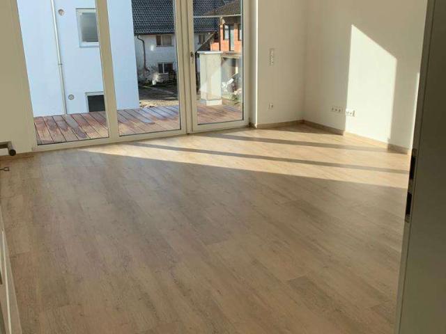 Neuwertige moderne 3 Zimmer Wohnung mit Küche in Mühldorf