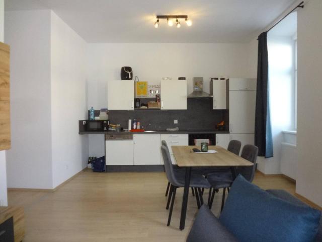 NEUWERTIGE MODERNE WOHNUNG IN ASPANG
