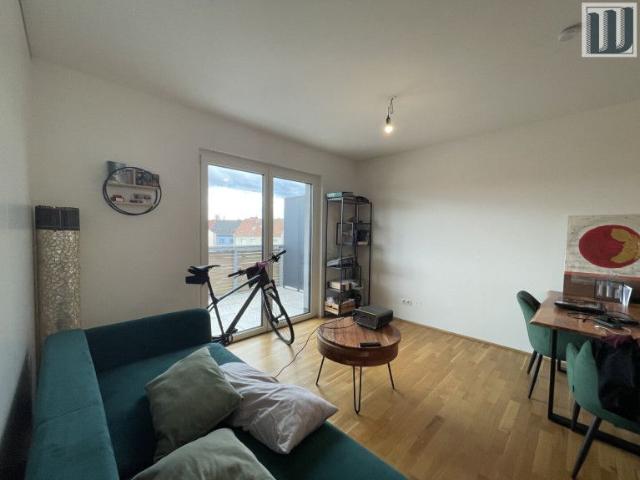 Neuwertige Dachgeschoßwohnung 38m² mit Terrasse & Garage in 2700 Wiener Neustadt!