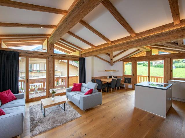 Neuwertige Dachgeschosswohnung mit Terrasse in Aurach bei Kitzbühel