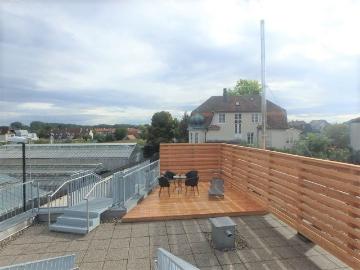 NEUWERTIGE DACHGESCHOSSWOHNUNG NÄHE DPU ZU VERMIETEN