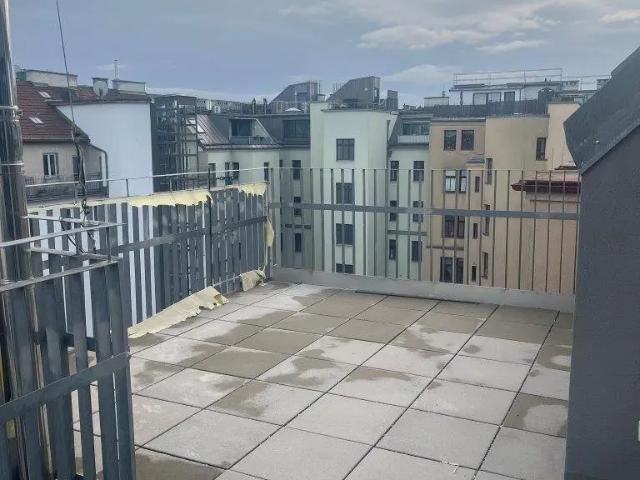 Neuwertige DG Wohnung 99m², 3 Zimmer, Terrasse, Garage, 1100 Wien, Top Ausstattung!