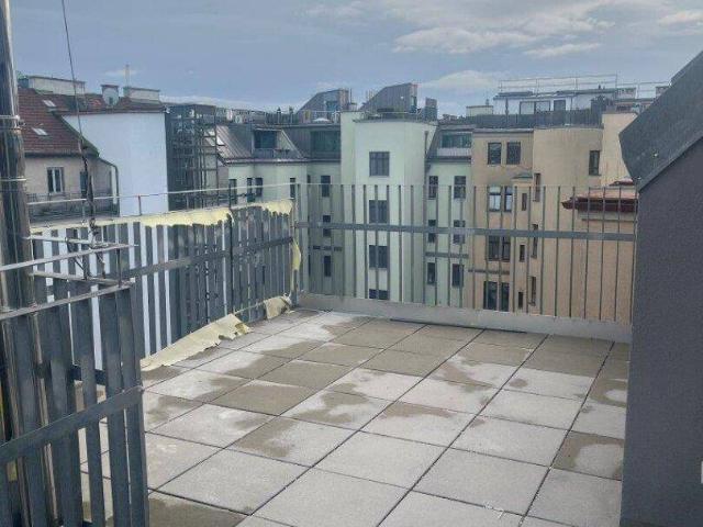 Neuwertige DG Wohnung 99m², 3 Zimmer, Terrasse, Garage, 1100 Wien, Top Ausstattung!