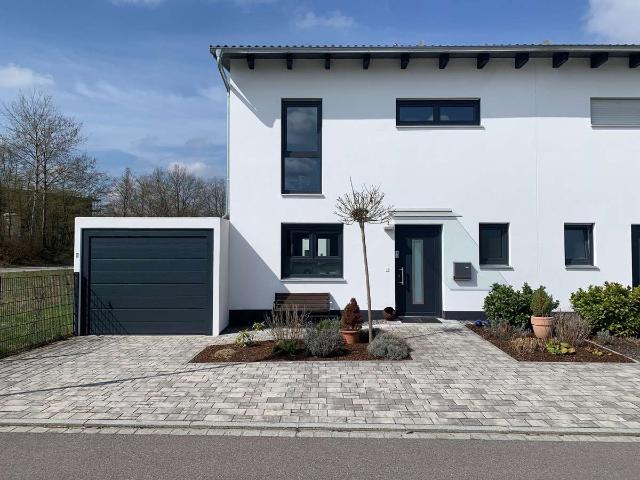 Neuwertige Doppelhaushälfte, Burglengenfeld