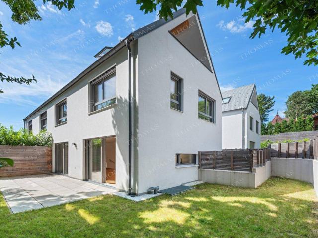 Neuwertige Doppelhaushälfte Gießhübl mit Lift und 100 m² Freiflächen | Neubau 2022