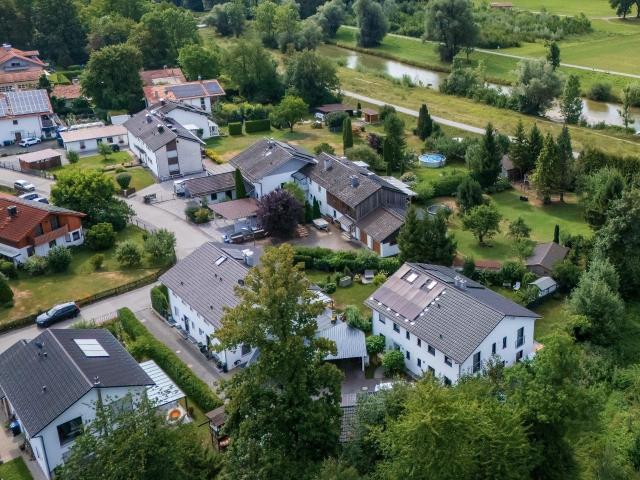 Neuwertige Doppelhaushälfte fußläufig zur Mangfall