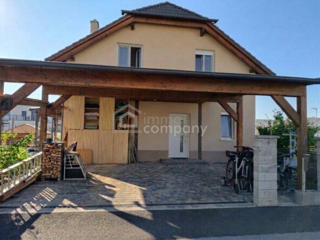 Neuwertige Doppelhaushälfte in Wiener Neustadt, 4 Zimmer, Garten, Terrasse, 3 Bäder!