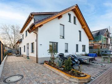 Neuwertige Doppelhaushälfte zu vermietem