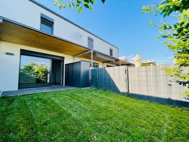 Neuwertige Drei Zimmer Maisonette mit Gartenterrasse in ruhiger Lage inkl. Parkplätze!
