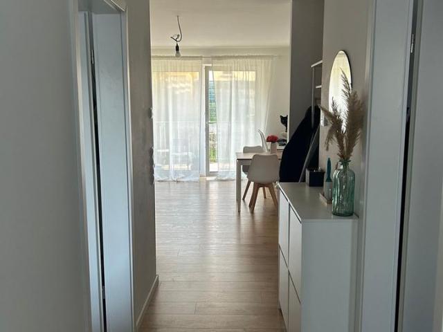 Neuwertige Eigentumswohnung mit Balkon u 2 Stellplätzen in wörth