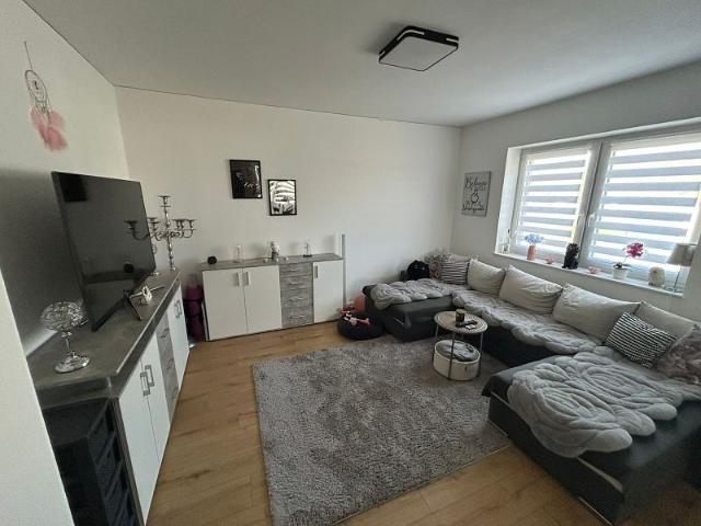 Neuwertige Erdgeschosswohnung mit Garten in Haßbergen