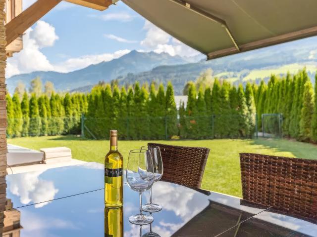 Neuwertige Gartenwohnung mit Panoramablick – 6 Zimmer Alpenlodge mit voll ausgebautes Souterrain