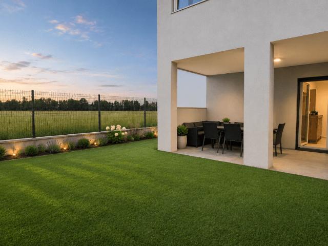 Wohnen mit Fernblick – moderne Haushälfte im Obergeschoss mit eigenem Garten