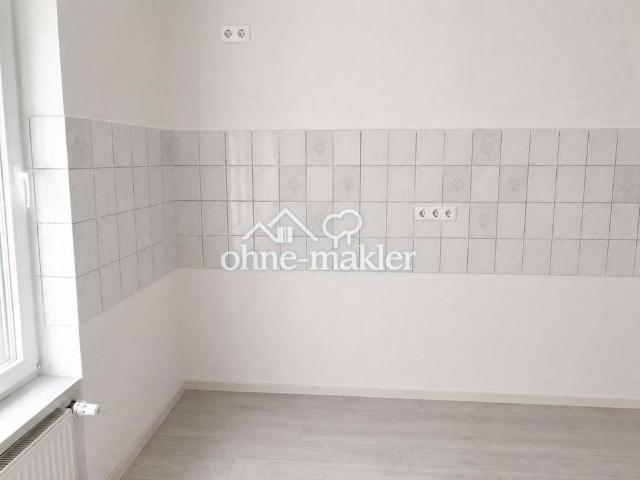 Neuwertige helle 3,5–4 Zi. Maisonette mit 2 Bädern, separater Küche & Dachgeschoss in Hoflage