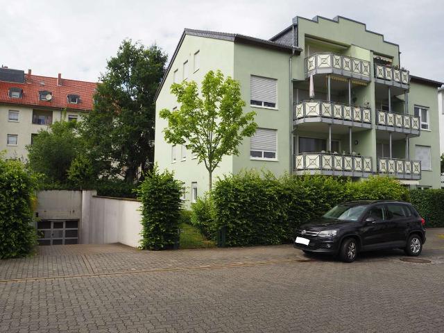 Neuwertige helle 3 Zimmer Dachgeschosswohnung