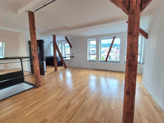 neuwertige Penthouse Wohnung mitten im Westen, Blick über Stuttg