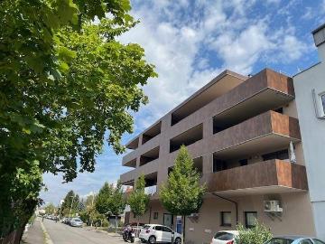 Neuwertige, sonnige 2 Zimmerwohnung mit sonniger Terrasse!