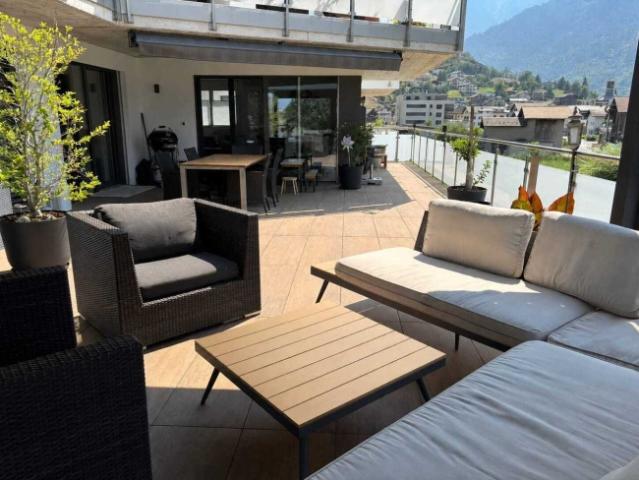 Neuwertige Terrassenbau Wohnung in Lalden zu verkaufen