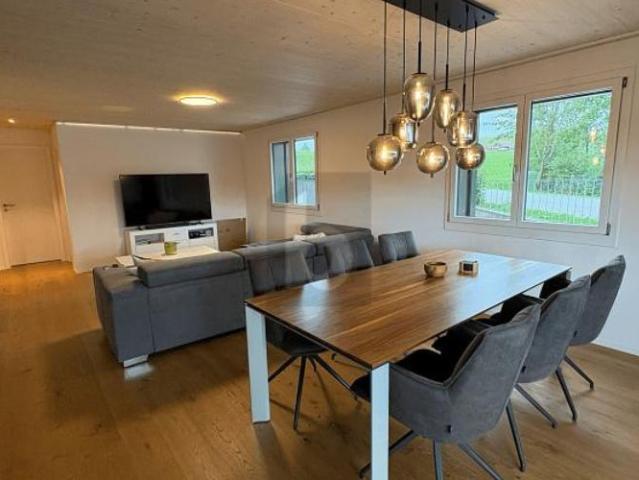 NEUWERTIGE TERRASSENWOHNUNG MIT GARTENIDYLLE