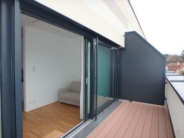 NEUWERTIGE TERRASSENWOHNUNG MIT LIFT UND GARAGENPLATZ