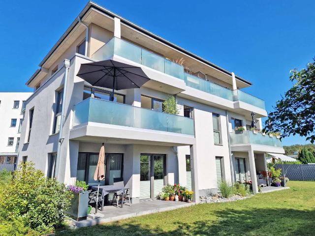 neuwertige und gemütliche Wohnung mit Terrasse