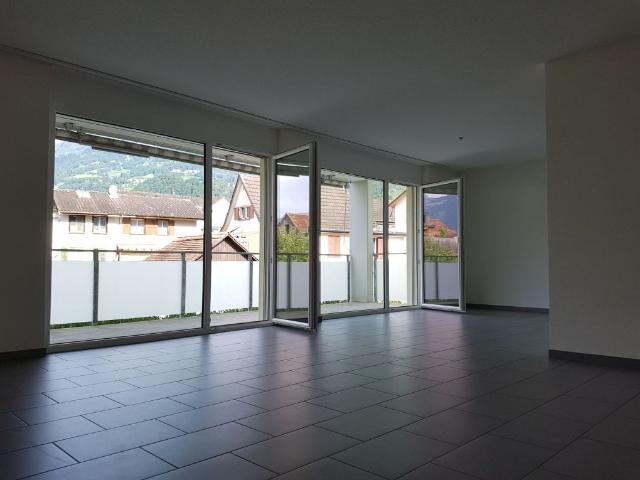 neuwertige und grossflächige 5.5 Zimmerwohnung in Gehdistanz zum Walensee