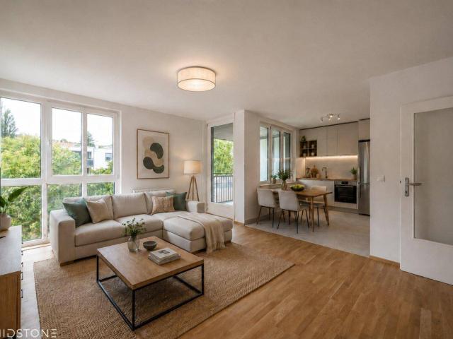 Neuwertige Wohnung in Grünruhelage hochwertig renoviert mit Loggia, Klimagerät, Wellnessbad und Garagenplatz