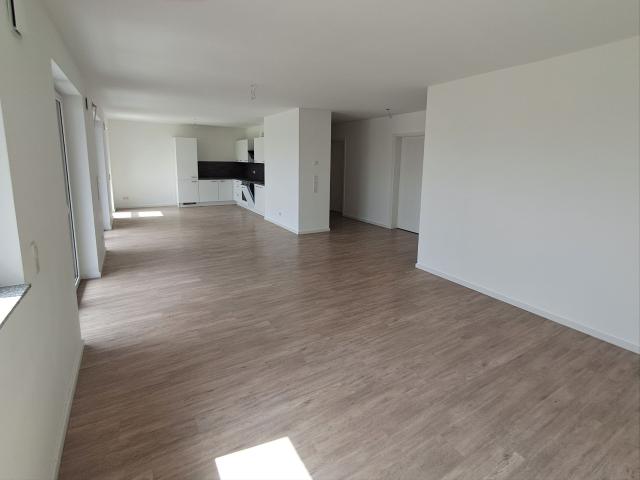 Neuwertige Wohnung mit Balkon in Düren