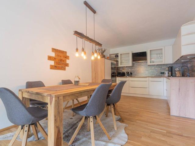 Neuwertige Wohnung mit Seeblick in Zell am See