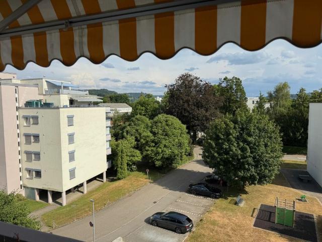 Neuwertige Wohnung renoviert für CHF 115'000. mit Lift an ruhiger Lage