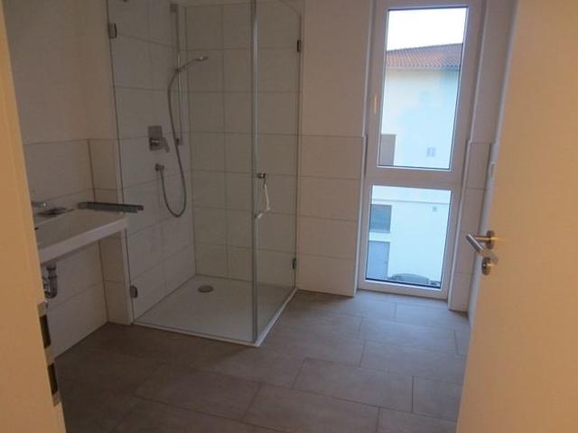 Neuwertige Zweizimmerwohnung mit großen Balkon