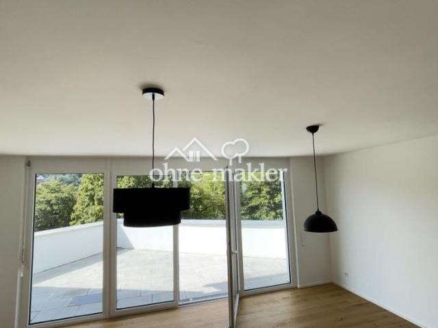 Neuwertige 145 m² mit 2 Dachterrassen, EBK & TG – neue Bahn nach Stuttgart