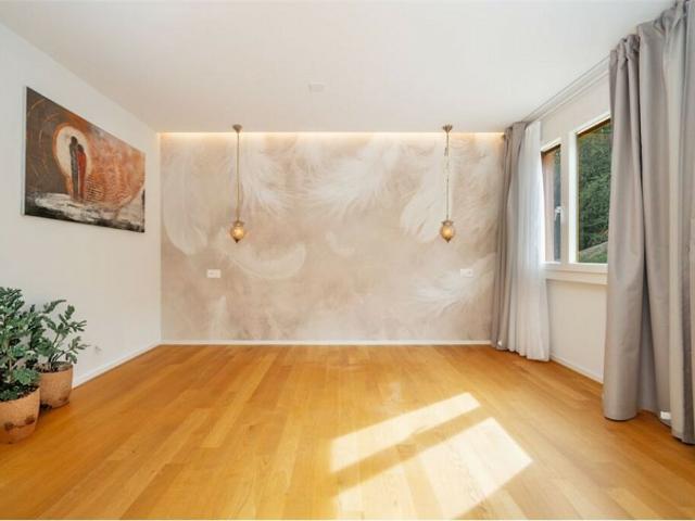 Neuwertige 2.5 Zimmer ETW