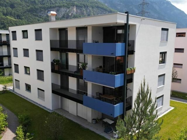 Neuwertige 2.5 Zimmer Wohnung