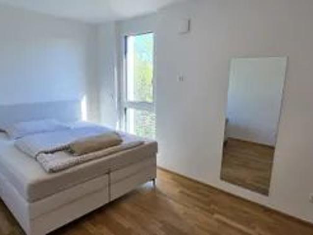 Neuwertige 2 Zimmer Wohnung mit Balkon in 1220 Wien Perfekt zum Wohlfühlen!