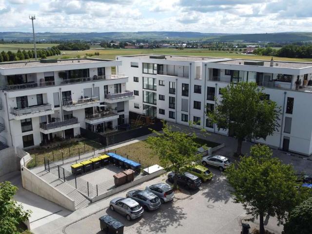Neuwertige 2 Zimmer Wohnung mit großem Balkon in Feldrandlage A2.7