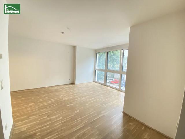 Neuwertige 2 Zimmer Wohnung mit großer Innenhof Fensterfront, Balkon und moderner Komplettküche! Nähe Millennium City, Handelskai und Donau!